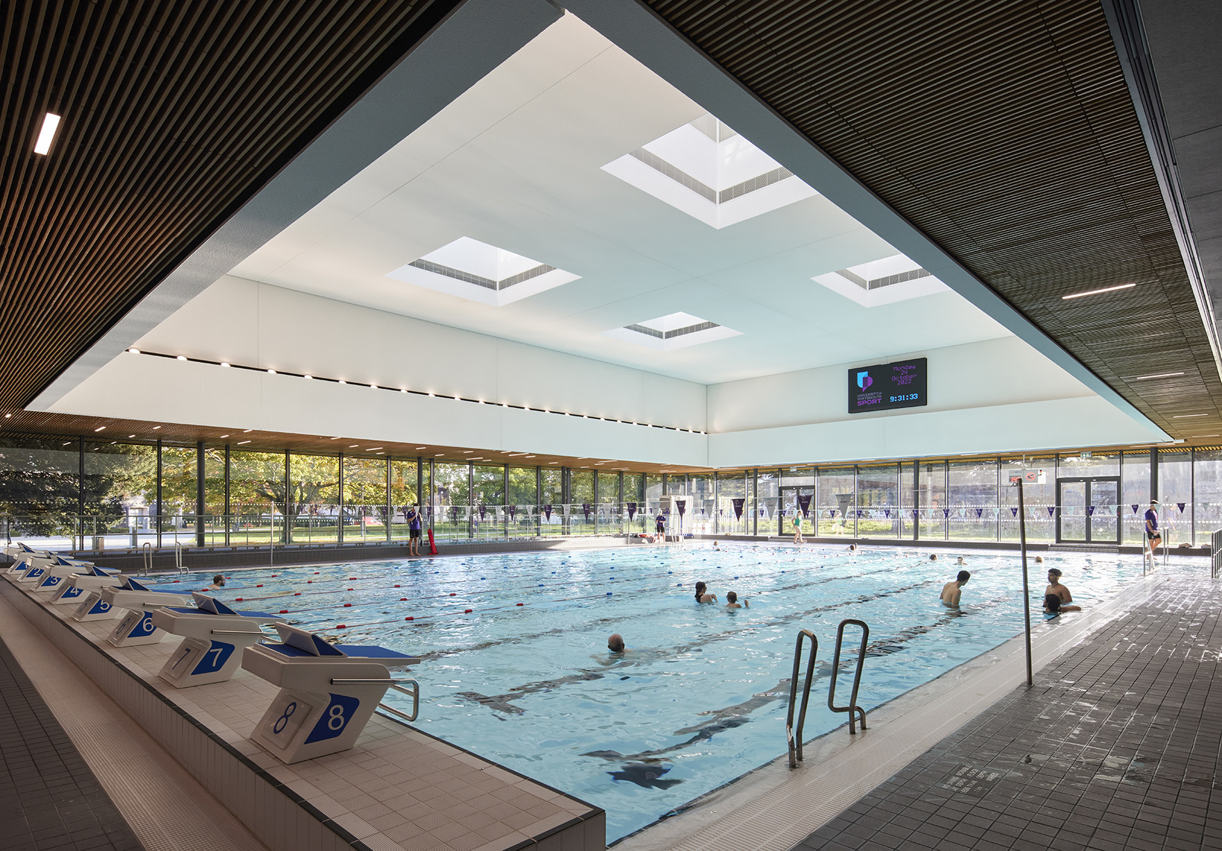 Ravelin Sports Centre University Of Portsmouth 25M Swimming Pool Lh